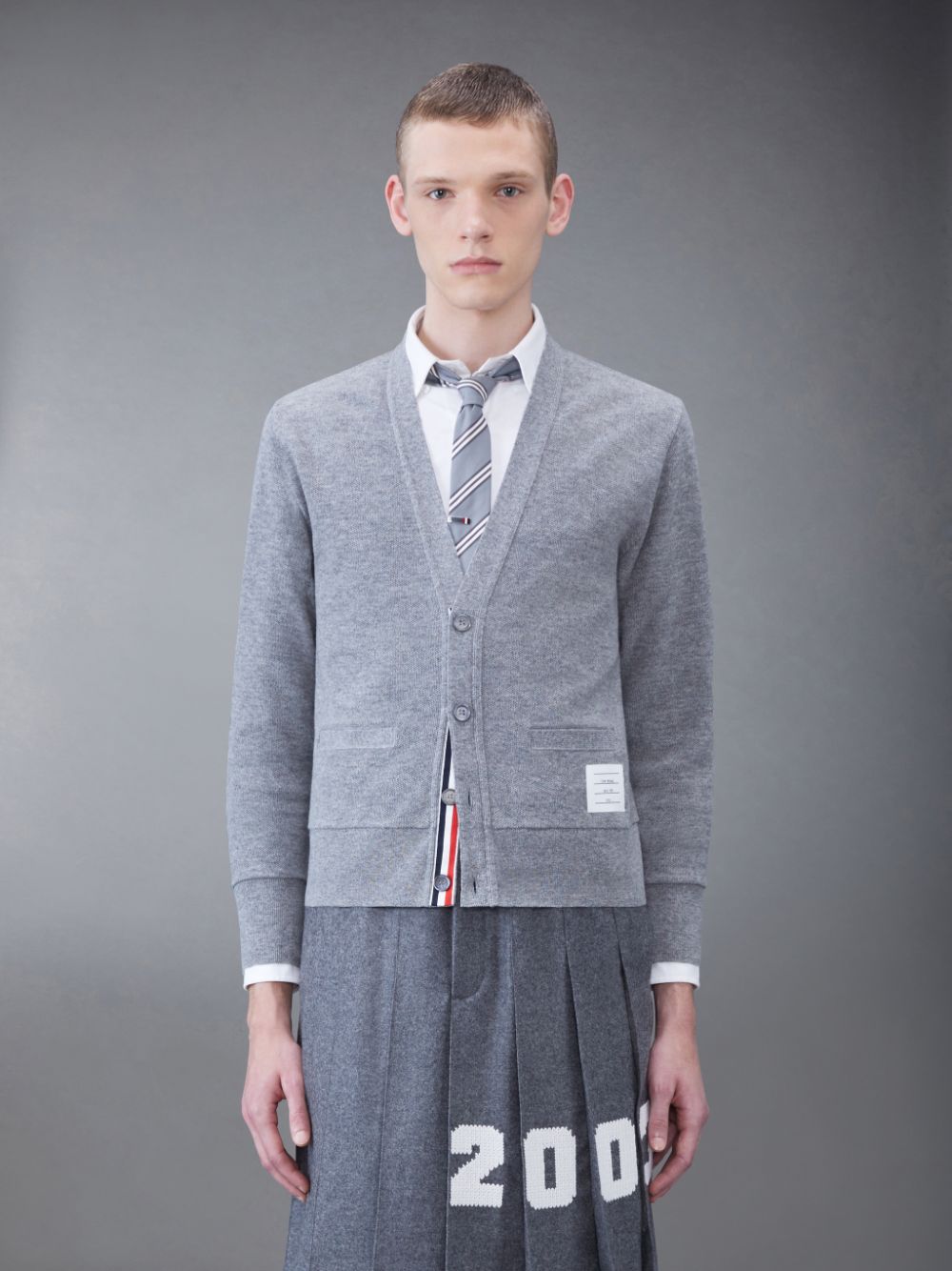 Cardigan Thom Browne CASHMERE PIQUE 2003 V-NECK Homme Grise | TYJ47N38059
