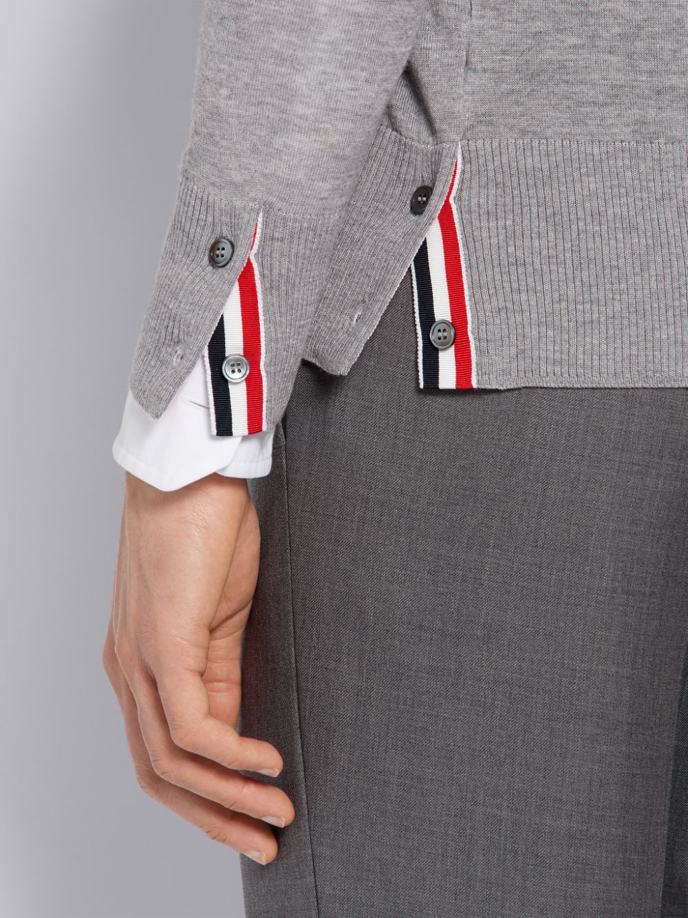 Cardigan Thom Browne Light Fine Merino Wool V-Neck 4-Bar Homme Grise | HFI05D76991