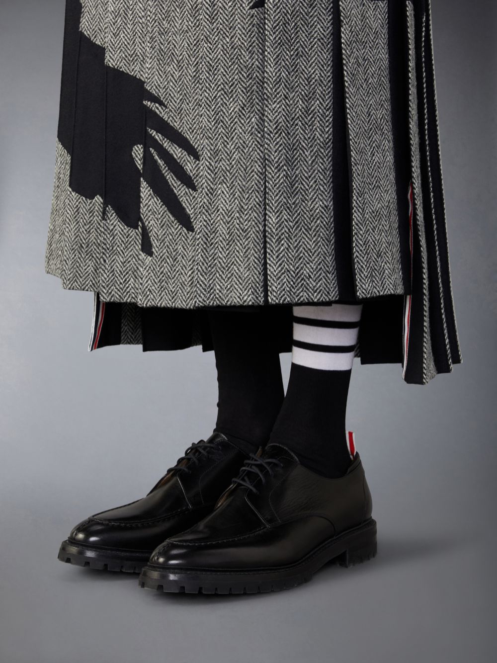 Chaussure Richelieu Thom Browne Classic Calf Commando Sole Apron Stitch Derby Homme Noir | MYI47U28342
