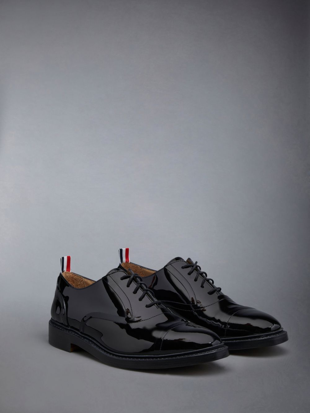 Chaussure Richelieu Thom Browne Soft Patent Raw Edge Goodyear Sole Cap Toe Homme Noir | CHT44I59177