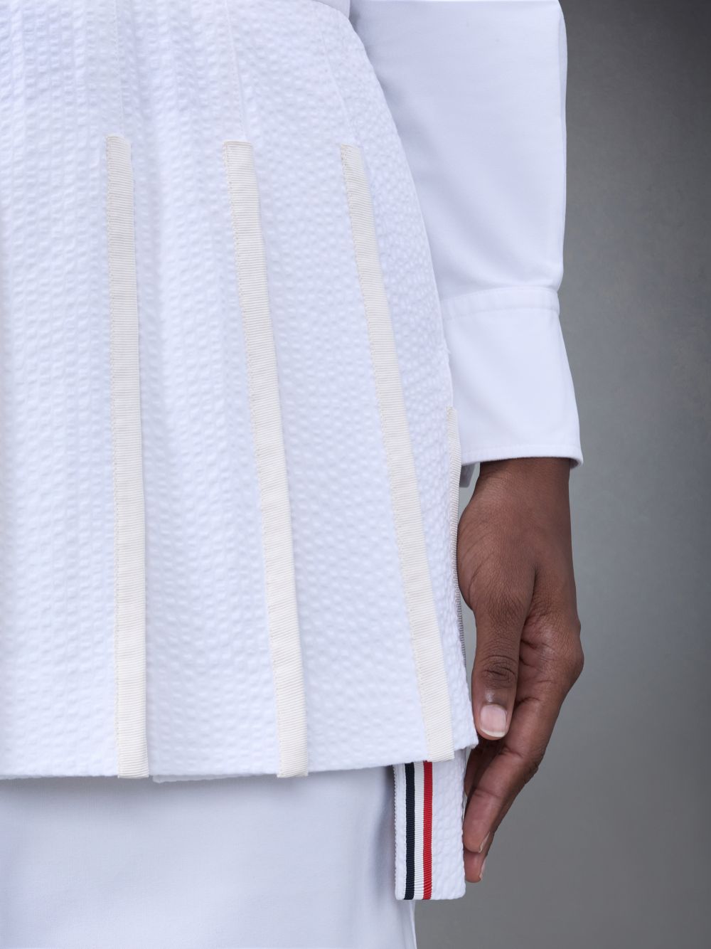 Jupes Thom Browne Cotton Seersucker Tipping Pleated Mini Femme Blanche | CGV97E76047