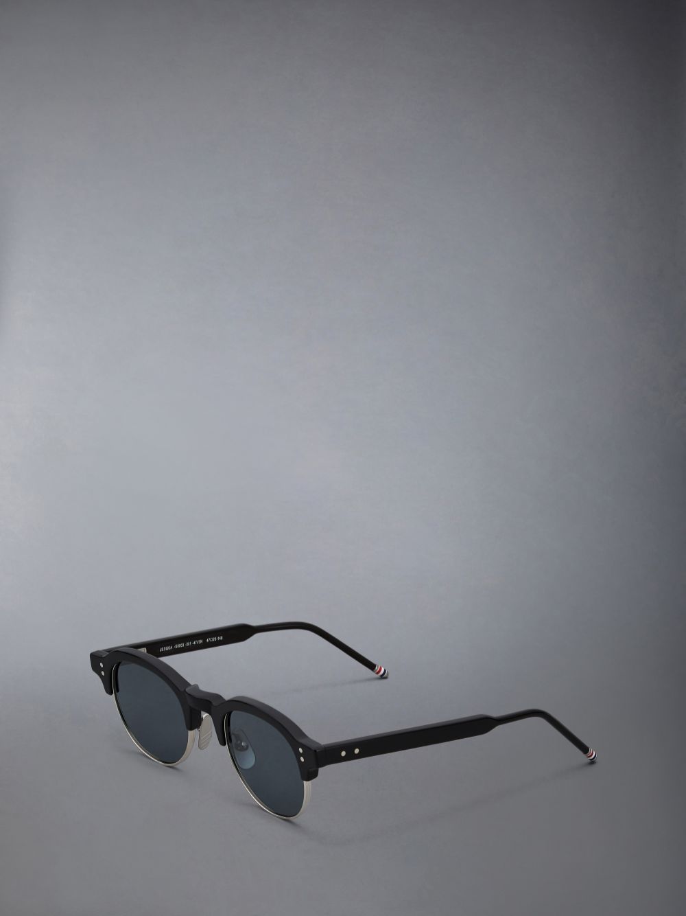 Lunette de Soleil Thom Browne Acetate And Titanium Oval Femme Noir | PCI48E97900
