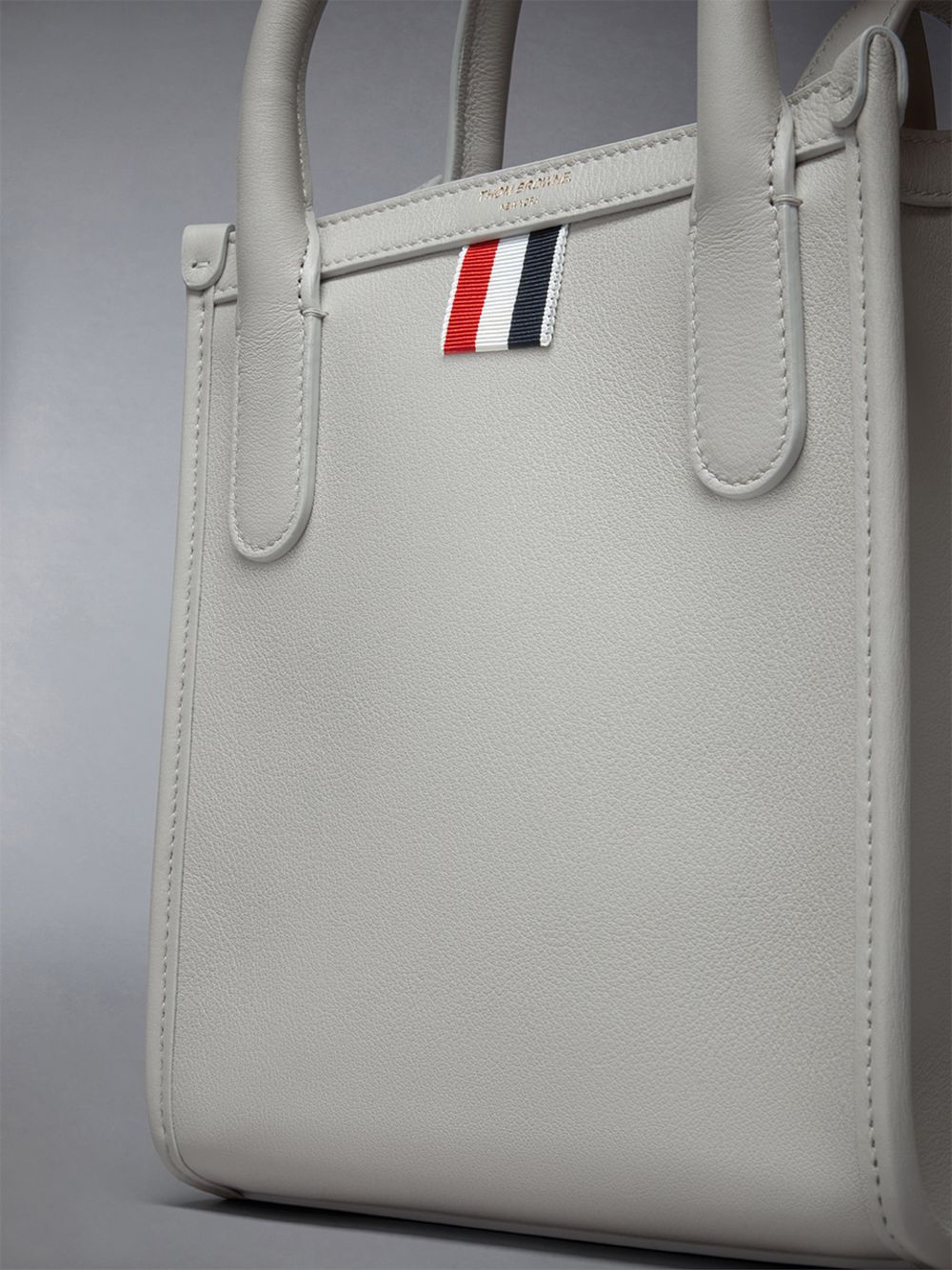 Sacs Fourre Tout Thom Browne Vertical Mini in Smooth Calf Femme Beige | UEQ70Y13171