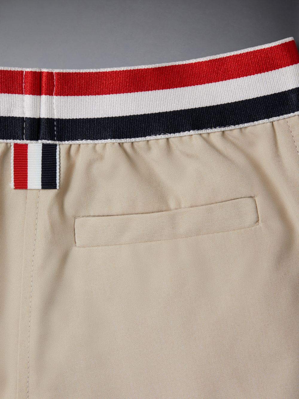 Short Thom Browne Typewriter Rugby Garcon Marron | GCF81J56395