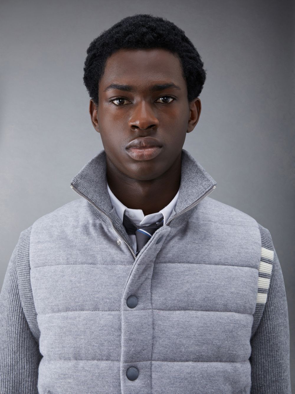 Vestes Thom Browne MERINO AND JERSEY PADDED REVERSIBLE 4-BAR FUNNEL NECK Homme Grise | MPD24G44320